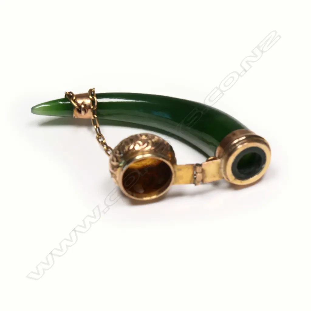 A 19thC Thomson & Smith (Christchurch) 9ct gold and pounamu cornucopia scent phial, Image 1++